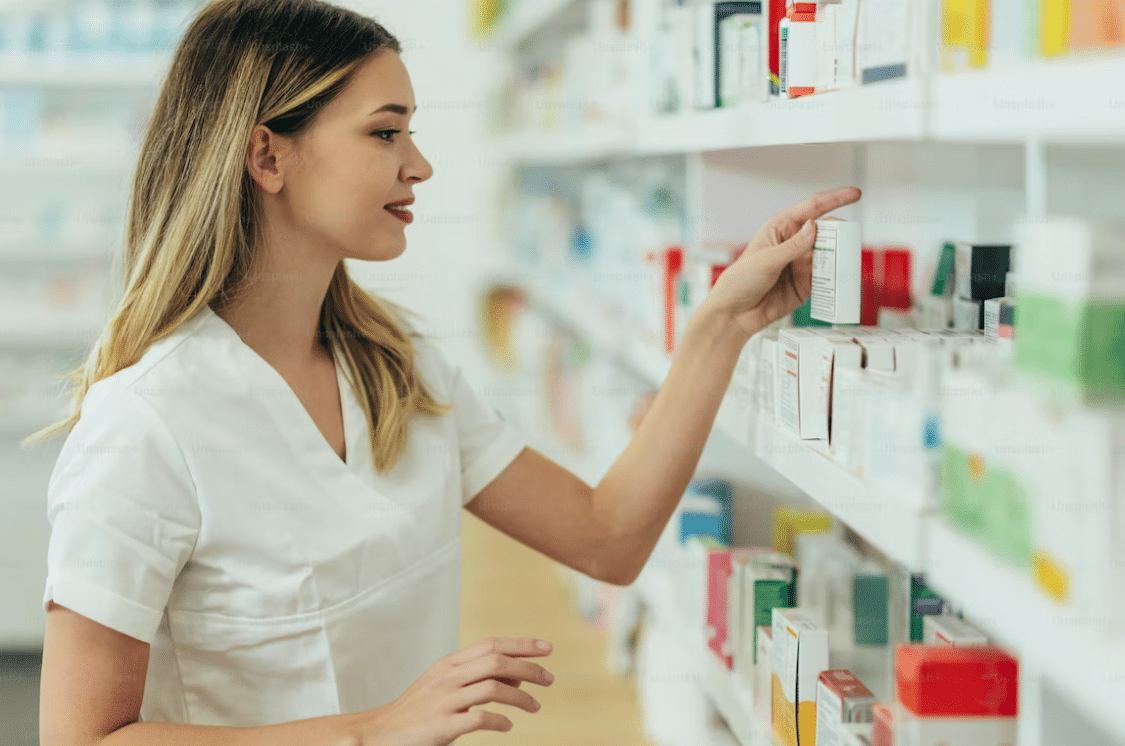 Illustration pharmacien manager